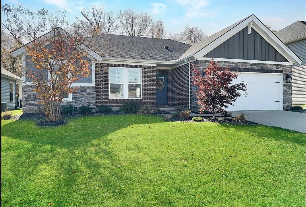 613 Criterion Way in Evansville, IN - Building Photo