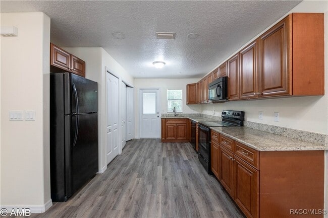 9374 N Peachtree Way in Citrus Springs, FL - Building Photo - Building Photo