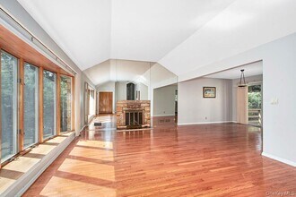 185 Pinewood Rd in Hartsdale, NY - Building Photo - Building Photo