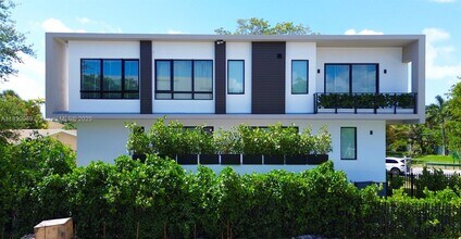1003 NE Little River Dr in Miami, FL - Building Photo - Building Photo