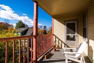 176 Elm St, Unit 2A in North Cambridge, MA - Foto de edificio - Building Photo