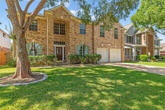 16343 Mellow Oaks Ln in Sugar Land, TX - Building Photo - Building Photo