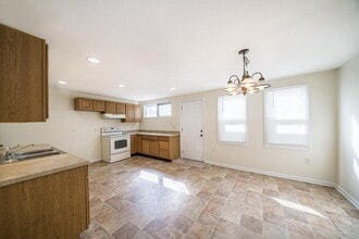 441 1st Ave in Watervliet, NY - Building Photo - Building Photo