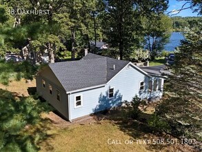38 Oakhurst Rd in Hopkinton, MA - Building Photo - Building Photo