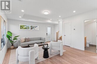 15 Acorn Ave in Toronto, ON - Building Photo - Building Photo