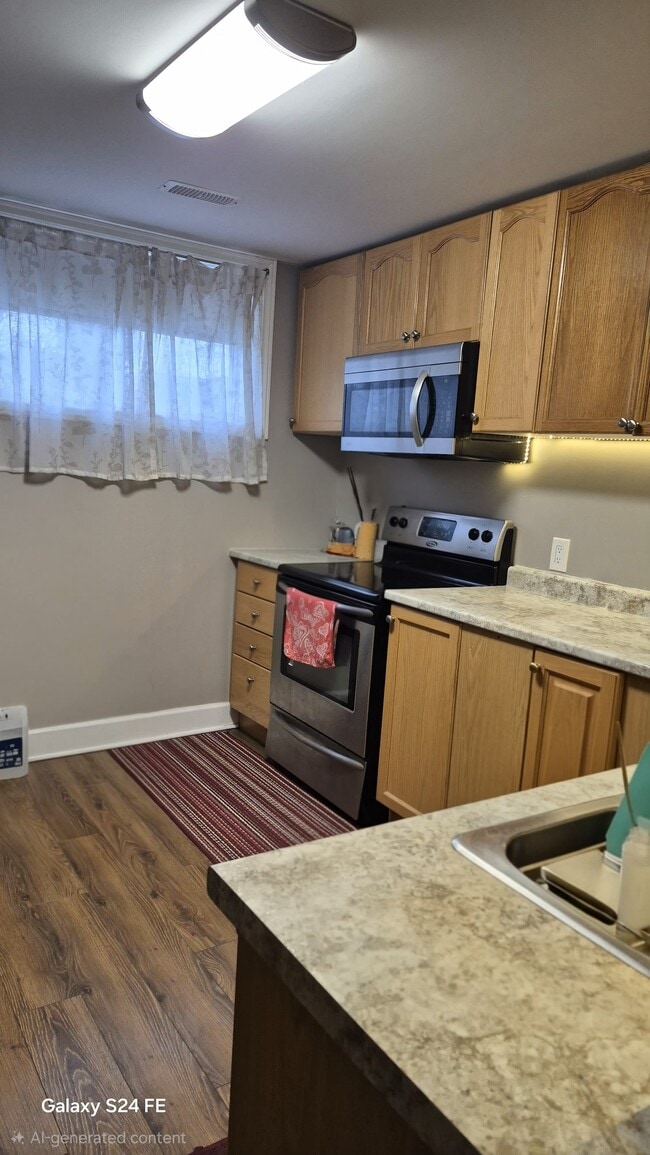 59 Saxony Cir in Cambridge, ON - Building Photo - Building Photo