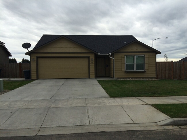 property at 1615 Filmore Dr