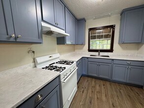 403 Helvenston St SE in Live Oak, FL - Building Photo - Building Photo