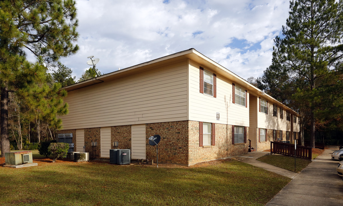 Woodlands Apartments in Prichard, AL - Building Photo