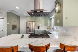 982 W 42nd St in Houston, TX - Building Photo