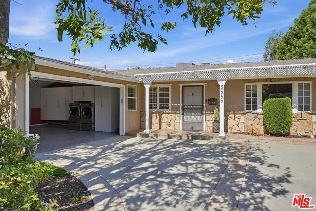6646 Franrivers Ave in Los Angeles, CA - Building Photo - Building Photo