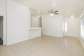 977 E Graham Ln in Apache Junction, AZ - Building Photo - Building Photo
