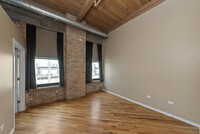 1040 W School St, Unit 1F in Chicago, IL - Building Photo - Building Photo