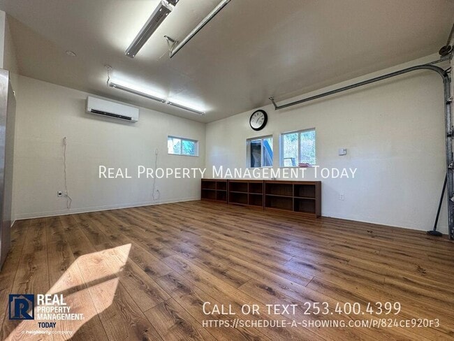 9009 Randall Dr in Gig Harbor, WA - Building Photo - Building Photo