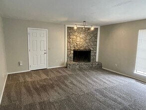 7012 N Spinnaker Ln in Oklahoma City, OK - Building Photo - Building Photo