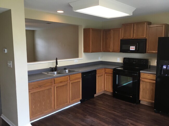 150 Myrtle St in Kyle, TX - Building Photo - Building Photo