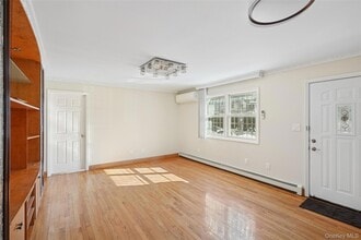 214-27 38th Ave in Queens, NY - Foto de edificio - Building Photo