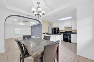 1805 W Bronze St, Unit 3 in Pharr, TX - Foto de edificio - Building Photo