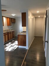 107 N 3rd St, Unit 2 in Talent, OR - Building Photo - Building Photo