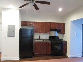 8246 S Racine Ave-Unit -2D in Chicago, IL - Foto de edificio - Building Photo