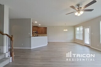 8757 Royalwood Dr in Fort Worth, TX - Building Photo - Building Photo