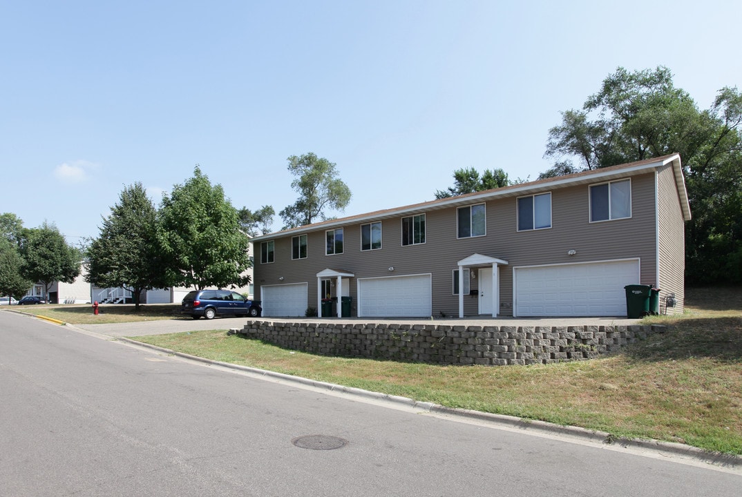 InMotion Townhomes in Columbia Heights, MN - Building Photo