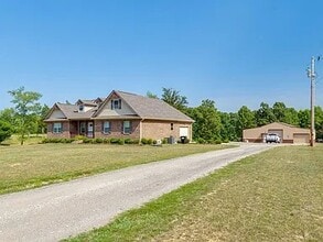 224 Northview Rd in Hohenwald, TN - Building Photo - Building Photo