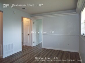 7961 Gladiolus Dr-Unit -107 in Ft. Myers, FL - Building Photo - Building Photo