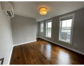 1789 Centre St in Boston, MA - Building Photo - Building Photo