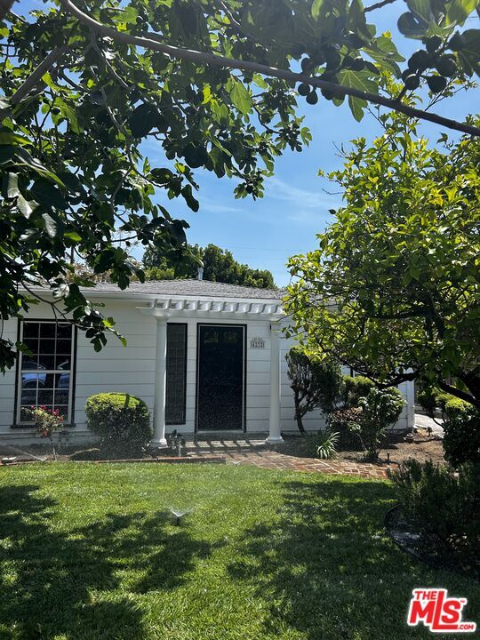 property at 4232 Sunnyslope Ave