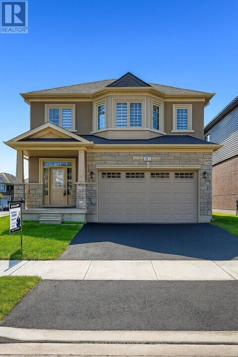 22 Brewis St in Brant, ON - Building Photo