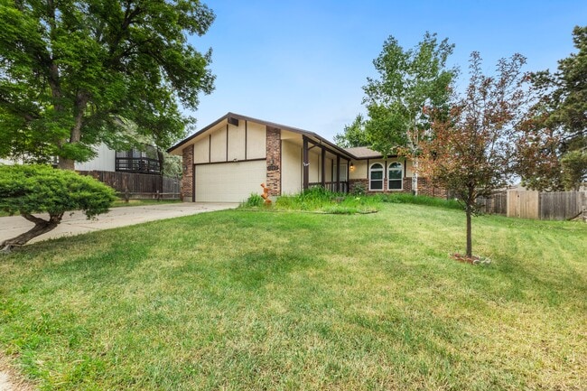 property at 3020 Avondale Dr
