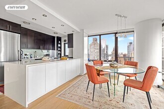161 W 61st St in New York, NY - Building Photo - Building Photo