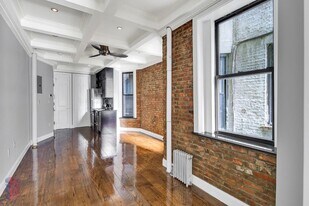 3 W 103rd St, Unit 1RW in New York, NY - Building Photo