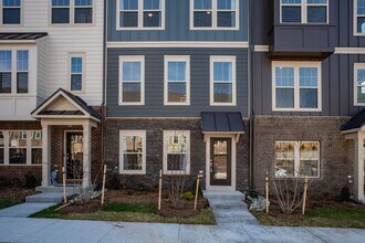 236 Chianti Ter SE in Leesburg, VA - Building Photo - Building Photo