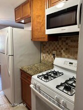 4 Windsor Terrace in Freehold, NJ - Building Photo - Building Photo