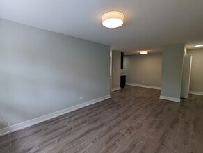 456 W Barry Ave, Unit 445-308 in Chicago, IL - Building Photo - Building Photo