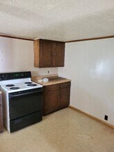 912 Hancock Ave in Vandergrift, PA - Building Photo - Building Photo
