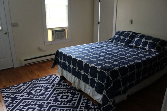 69 Ploughed Neck Rd in Sandwich, MA - Building Photo - Building Photo