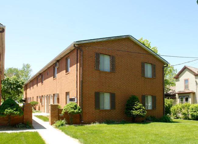 226 S Sandusky St in Delaware, OH - Foto de edificio - Building Photo