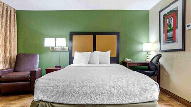 4751 Governors House Dr SW in Huntsville, AL - Foto de edificio - Building Photo