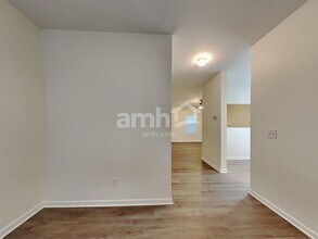 5 Silverbrook Ct in McLeansville, NC - Foto de edificio - Building Photo