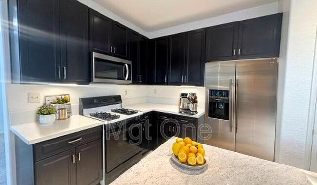 2968 Coral St in Corona, CA - Building Photo - Building Photo