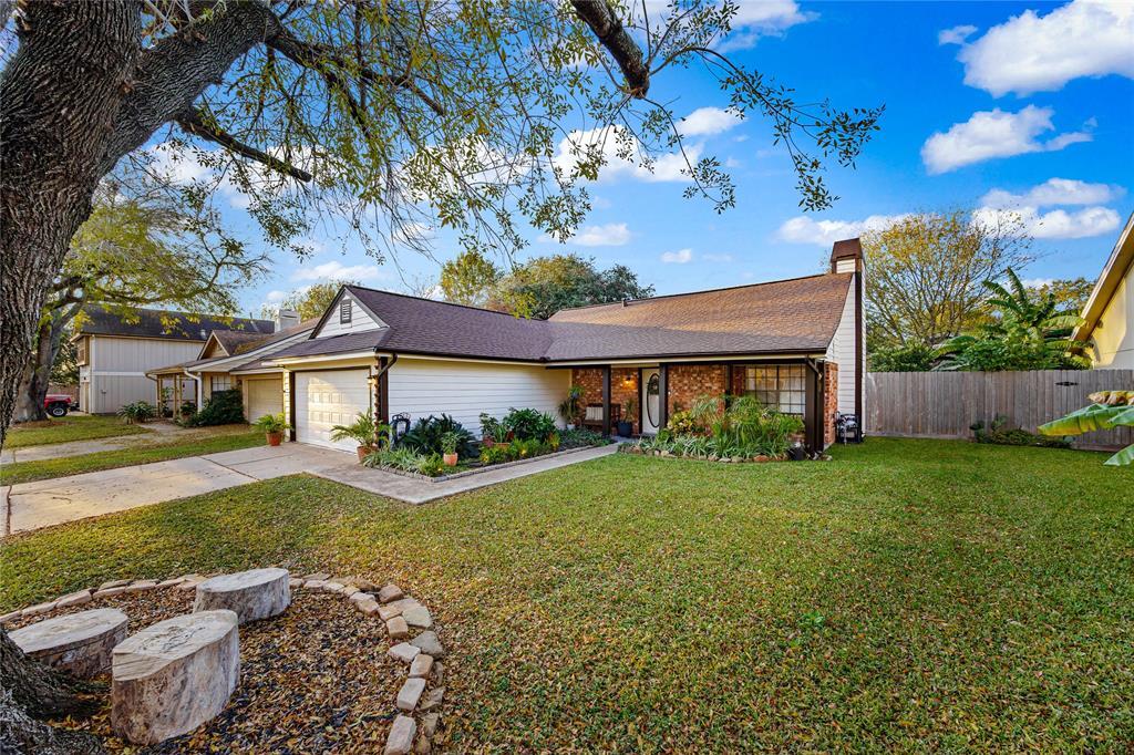 10518 Sand Pass Ln in Houston, TX - Building Photo