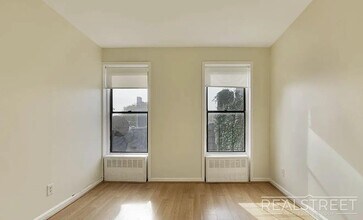 Bushwick Avenue in Brooklyn, NY - Foto de edificio - Building Photo