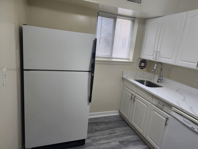 11316 Cherry Hill Rd, Unit 203 in Beltsville, MD - Foto de edificio - Building Photo