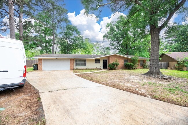 property at 2 Circle Dr