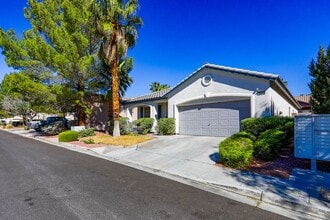 10326 Queens Church Ave in Las Vegas, NV - Building Photo - Building Photo