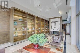 37-1037 Grosvenor St in Toronto, ON - Building Photo - Building Photo