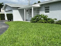 1931 NE 55th Ct in Fort Lauderdale, FL - Foto de edificio - Building Photo